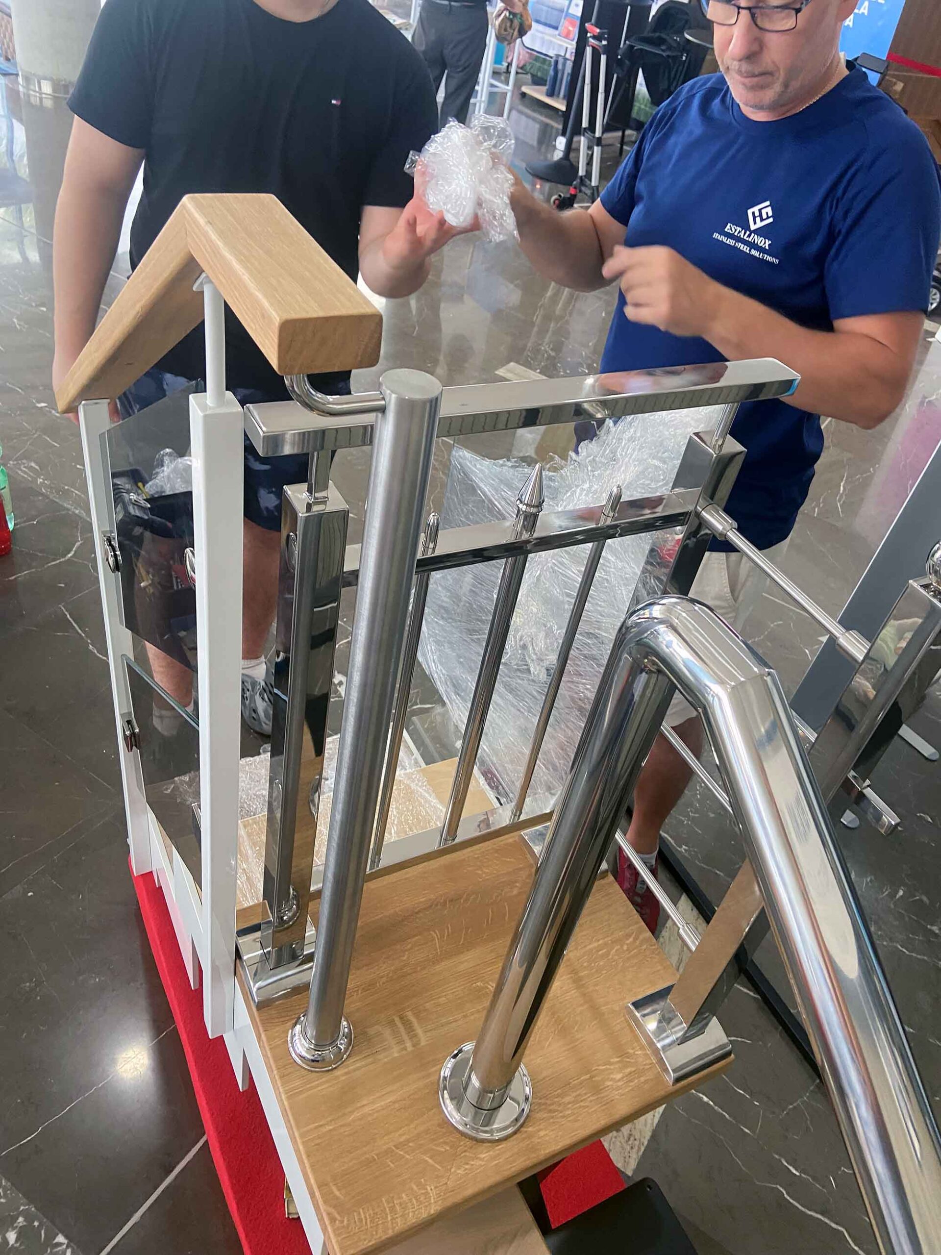 expo. stainless_steel_railing_sample