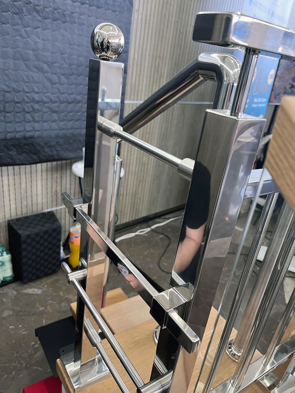 expo. stainless_steel_railing_sample