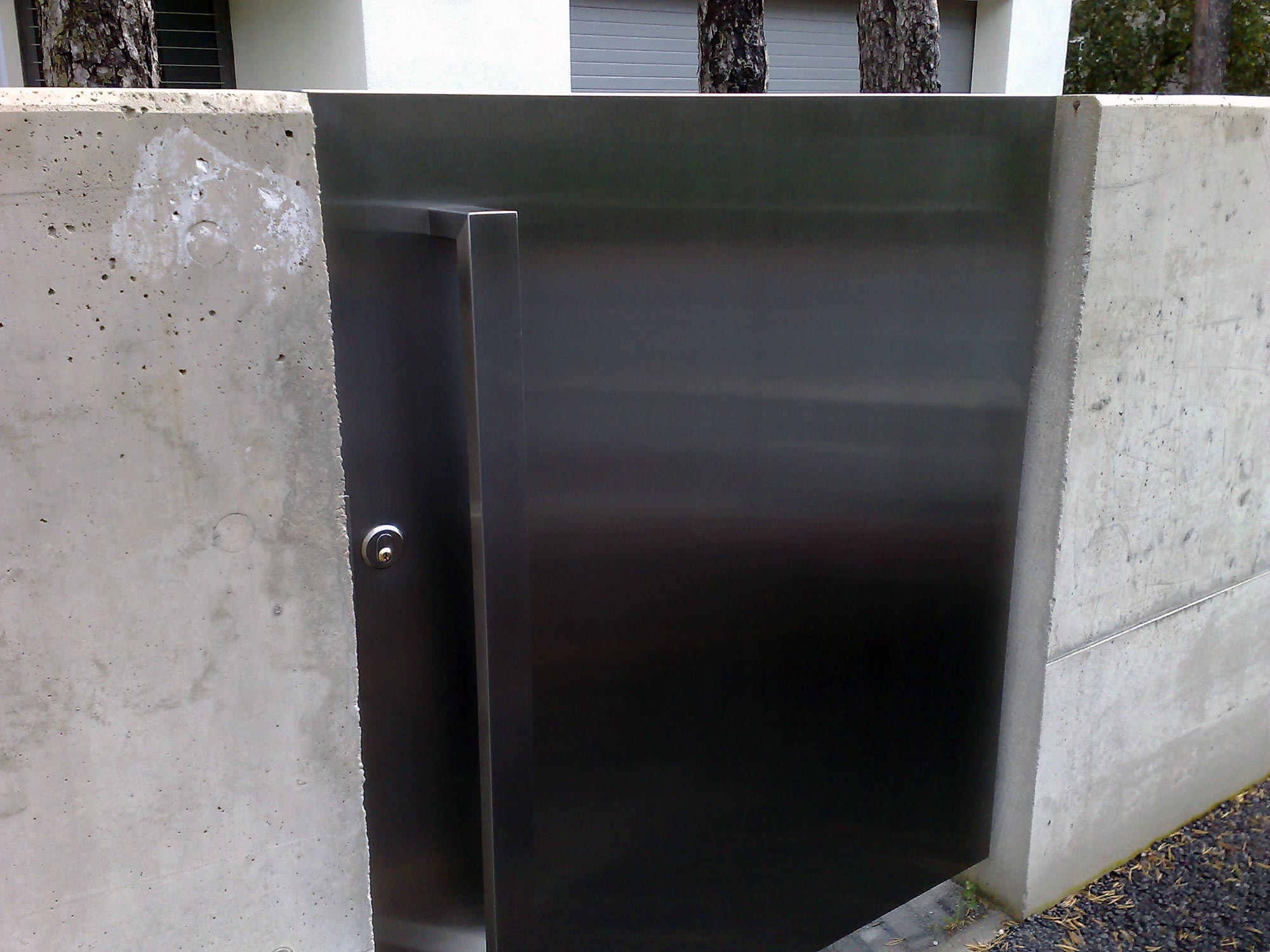 gate stainless steel