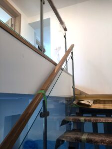 glass handrails o