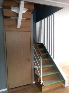  single beam white staircace