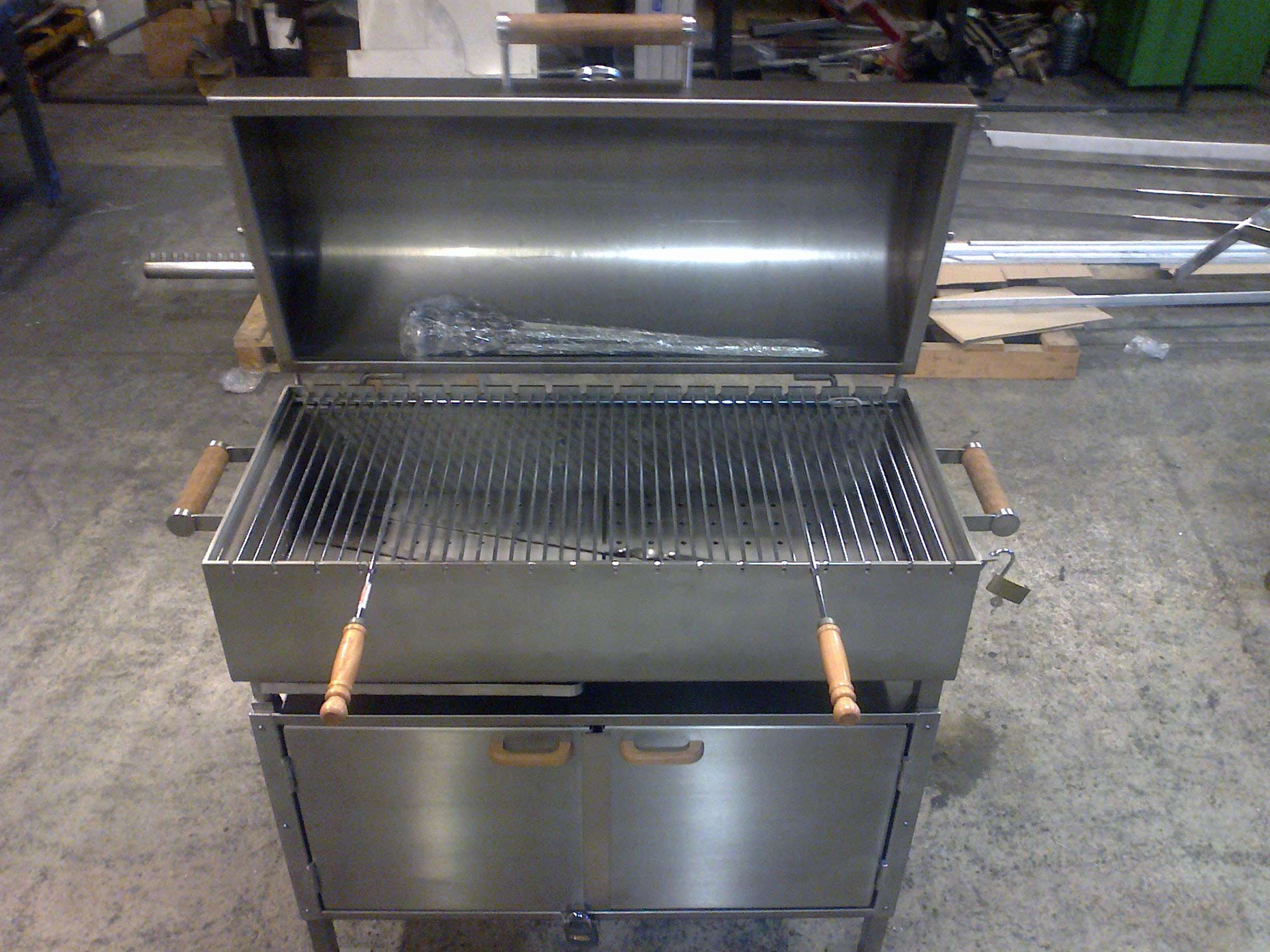 staainless steel bbq with cabinet